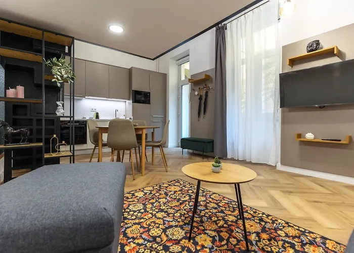 Downtown Luxury Apartment